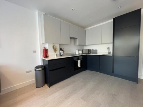 Star London Station Road 2-Bed Retreat with Garden